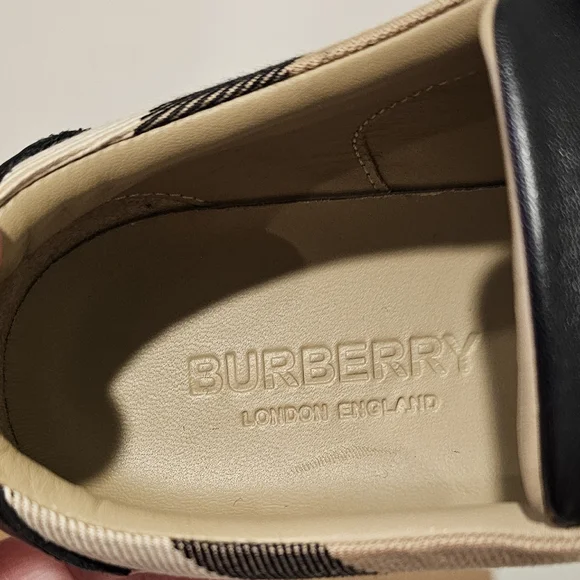 NIB Burberry New Salmond Women's Sneakers # 94703913-- Size 7.5 - Picture 7 of 13